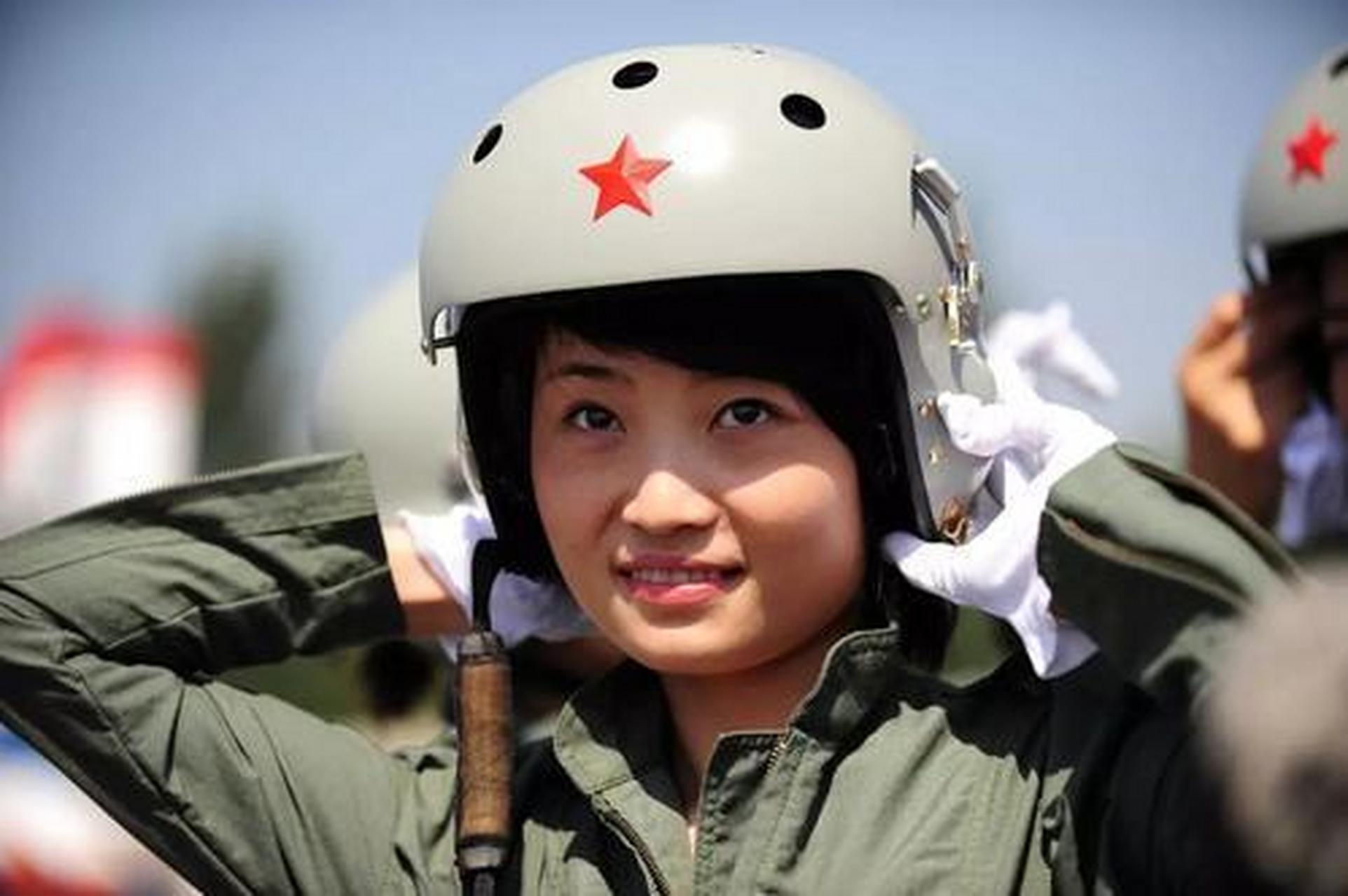 四川女飛行員余旭，英勇無畏的藍天使者，四川女飛行員余旭，藍天的英勇使者