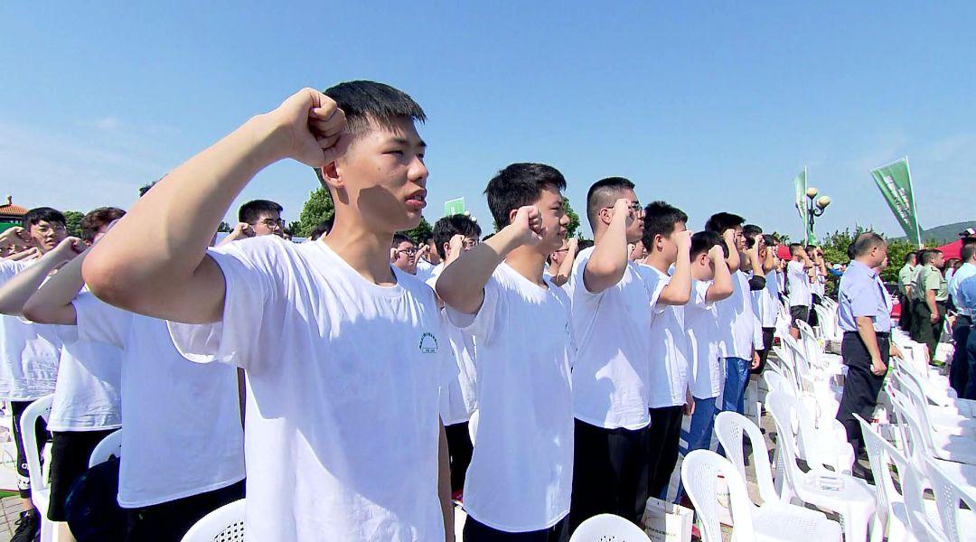 兵役登記證上大學一定要嗎？詳解兵役登記與大學入學要求，關于兵役登記證與大學入學要求的詳解，是否上大學必須持有兵役登記證？