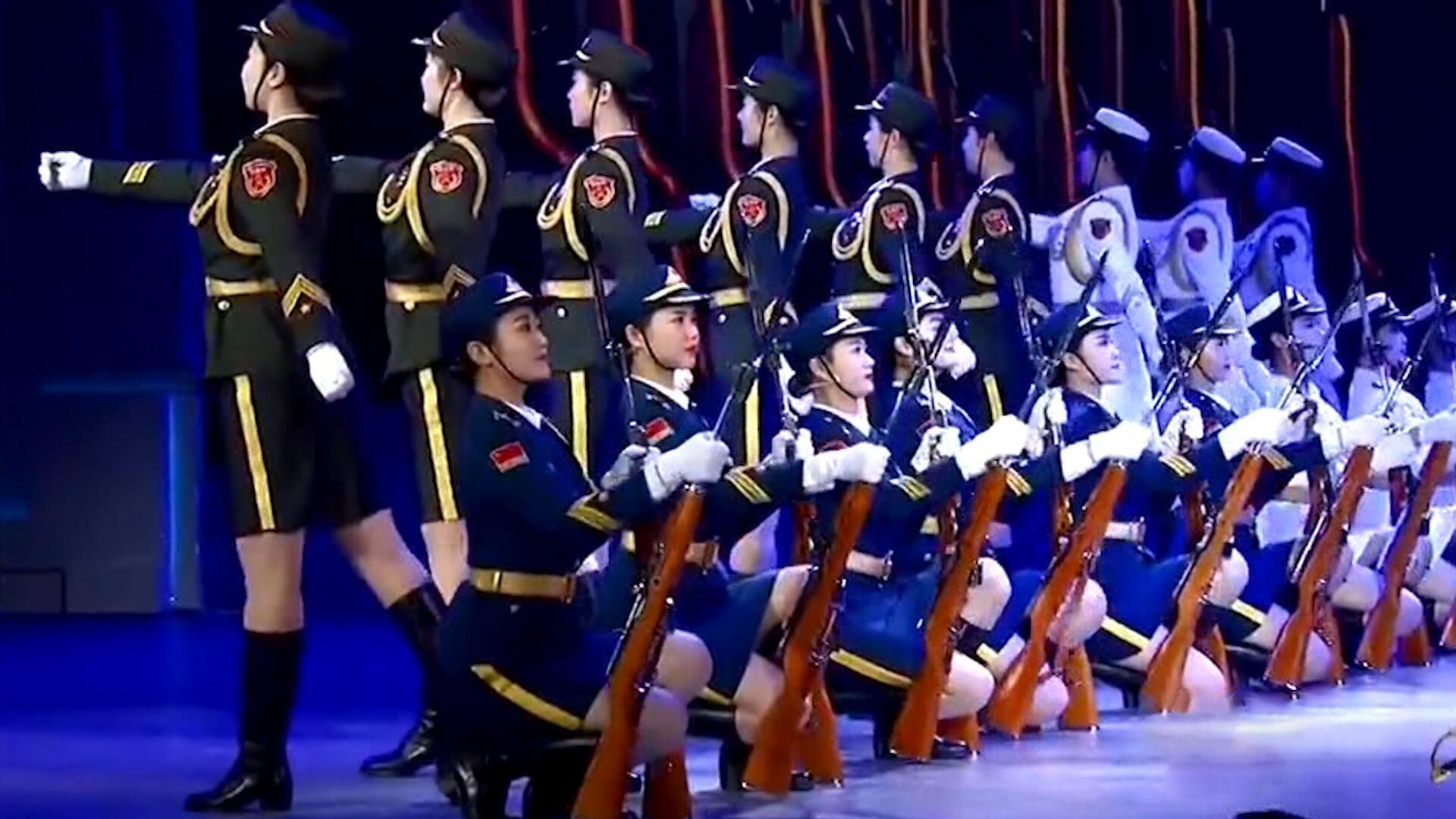 三軍女兵隊跳舞，展現(xiàn)力量與柔美的完美結合，三軍女兵隊舞蹈，力量與柔美的完美交融