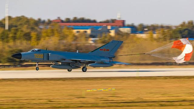 關(guān)于2022年殲-7還有多少架的探討，探討，殲-7戰(zhàn)機(jī)在2022年的數(shù)量概況