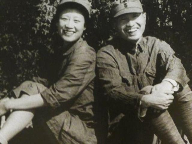 國(guó)防部長(zhǎng)是干什么的，職責(zé)與重要性解析，國(guó)防部長(zhǎng)職責(zé)與重要性解析，守護(hù)國(guó)家安全的重要角色