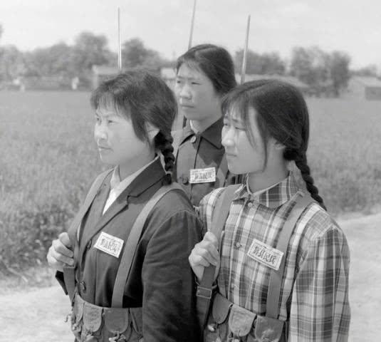 中國女兵老照片，歷史中的巾幗英雄形象展現(xiàn)，中國女兵老照片，歷史巾幗英雄形象展