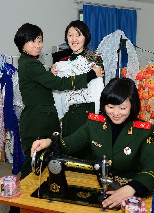 女兵背后的家庭，探尋她們的成長(zhǎng)與力量源泉，女兵背后的家庭，成長(zhǎng)與力量之源的探尋