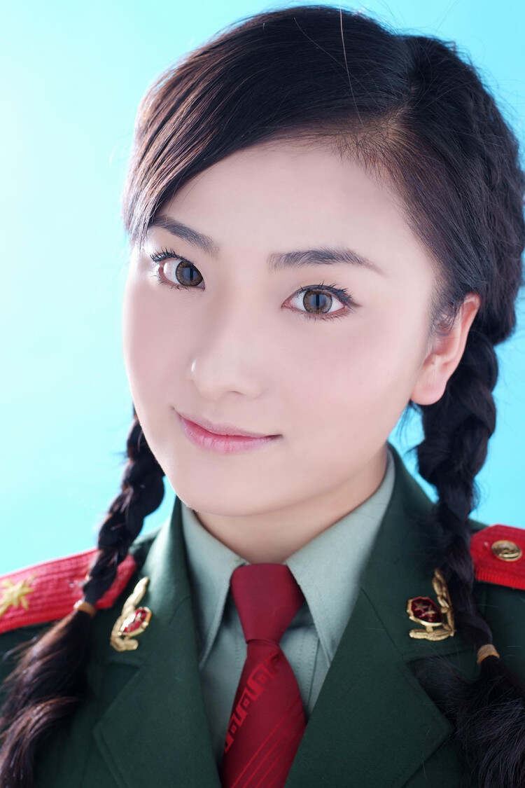 中國(guó)最漂亮的女兵照片第一名——展現(xiàn)英雄之美與榮耀印記，中國(guó)女兵第一名，榮耀印記與英雄之美的璀璨瞬間