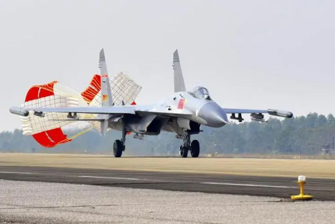 連云港軍用機(jī)場(chǎng)殲-11，揭秘軍事航空的神秘面紗，揭秘連云港軍用機(jī)場(chǎng)殲-11軍事航空的神秘面紗