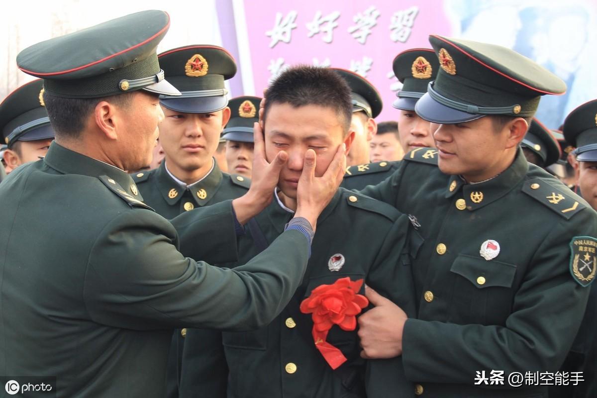 空軍義務(wù)兵在軍隊中的職責(zé)與角色，探尋空軍義務(wù)兵的主要任務(wù)，空軍義務(wù)兵職責(zé)與角色探究，主要任務(wù)解析