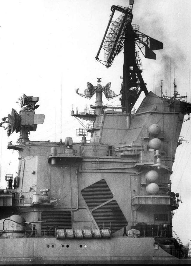 蘇聯(lián)65型巡洋艦，歷史與特點解析，蘇聯(lián)65型巡洋艦，歷史背景與特點深度解析
