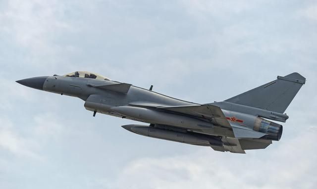 揭秘殲-10戰(zhàn)斗機高清大圖，性能、特點與全球地位，殲-10戰(zhàn)斗機深度解析，高清圖像、性能特點與全球地位