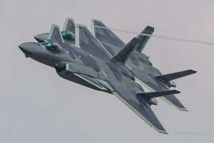 殲-20戰(zhàn)斗機簡筆畫教程與解析，殲-20戰(zhàn)斗機簡筆畫教程詳解及解析