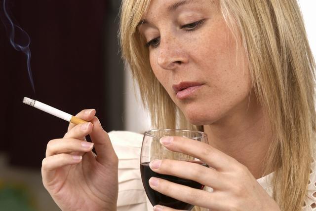 女性雌激素高的表現(xiàn)及其影響，女性雌激素高的癥狀與影響概述