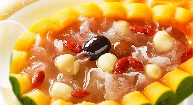 最適合秋天喝的10款養(yǎng)生湯，滋潤身心迎接金秋季節(jié)，金秋滋潤養(yǎng)生湯，10款最佳秋季湯品，溫暖迎接金秋季節(jié)