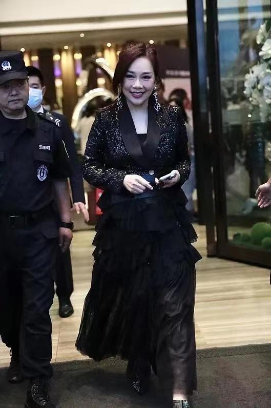 揭秘陳松伶的第一任老公身份，陳松伶第一任老公身份揭秘